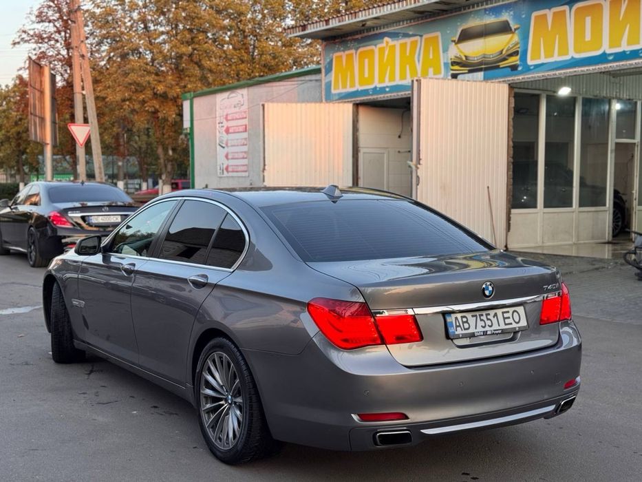 Продам BMW 740I F01 , 2011 года , 3.0 бензин в идеальном состоянии
