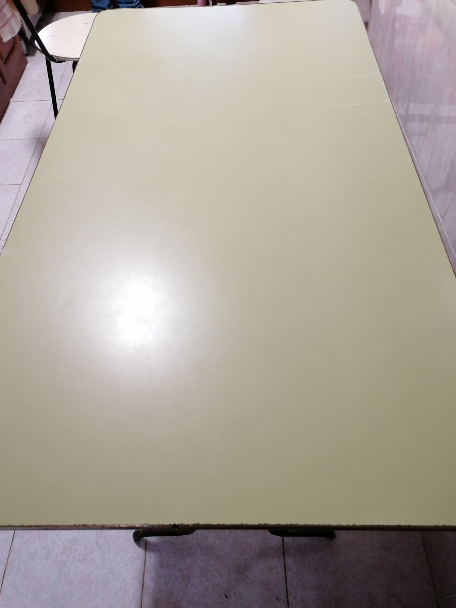 Mesa de cozinha retangular 130x70