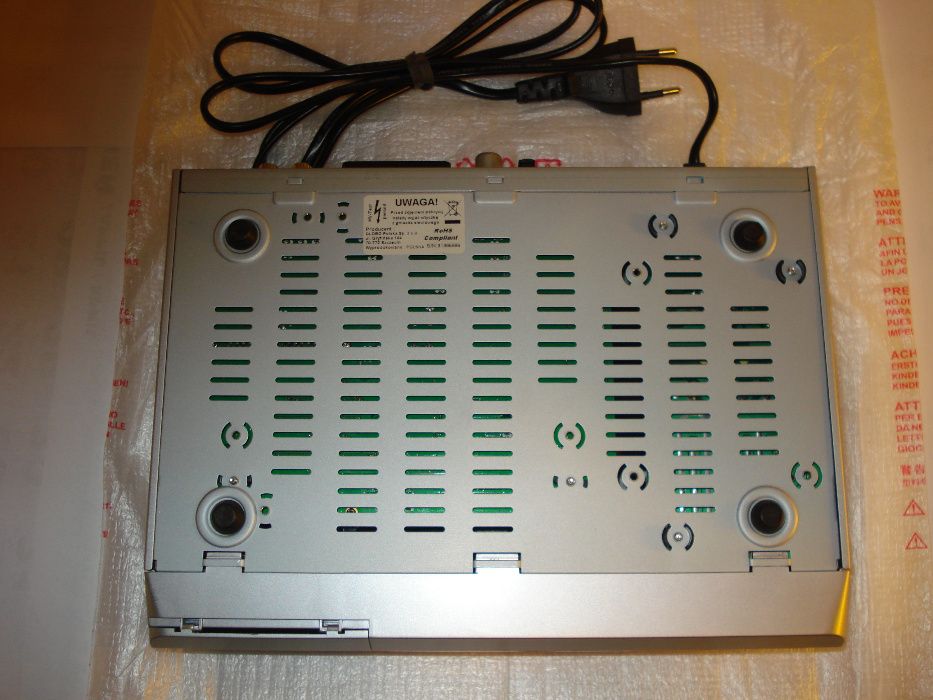 OPTICUM 7300 C12CX Cyfrowy tuner satelitarny, posiada wbudowane gry.