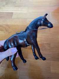 Figurka rzeźba koń ze skóry skórzany