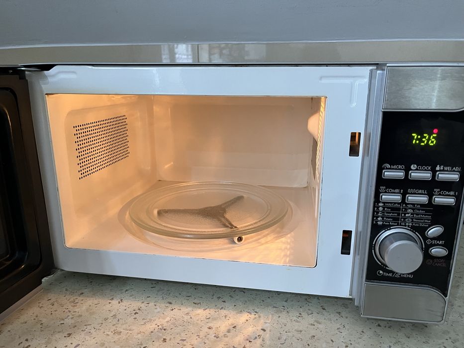 Kuchenka mikrofalowa w bardzo dobrym stanie