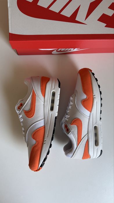 Nowe Nike Air Max 1 „Safety Orange” rozmiar 38.5 wkładka 24.5 cm.