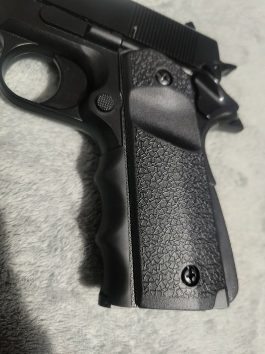 Airsoft Colt 1911 black greengas