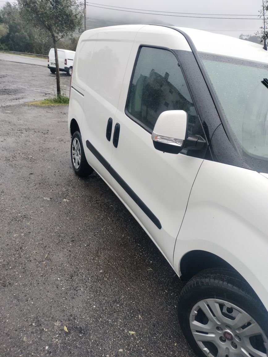 Fiat doblo carrinha de trabalho só 32 mil km.de 2017.