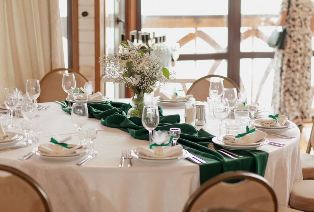 Весільний декор (виїздна церемонія, арка, стіл молодят, президія)