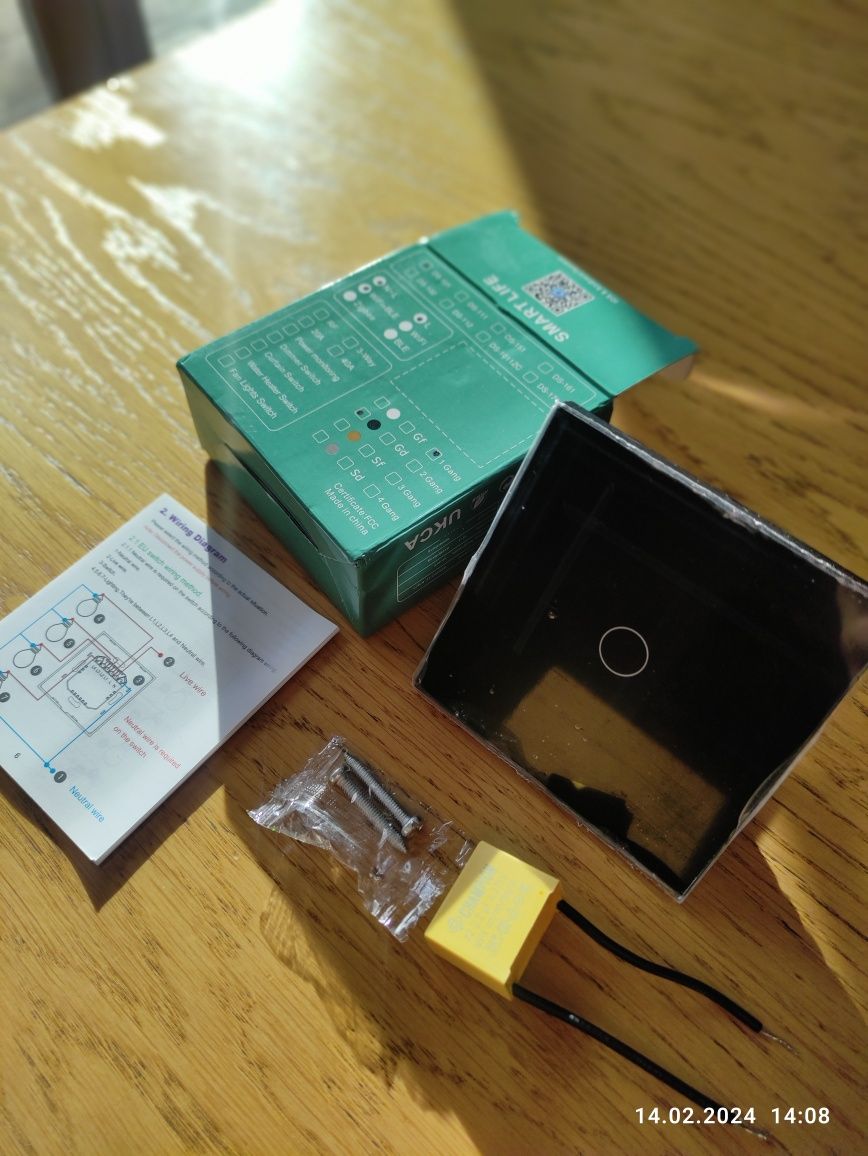 Włącznik dotykowy czarny szklany panel WI-FI inteligentny dom