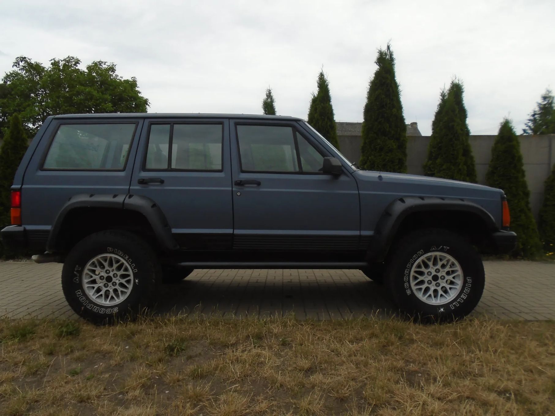 Jeep Cherokee 4,0 Benz Automat klima Lpg Lift 2 cale Raptor EXTREME Off Road