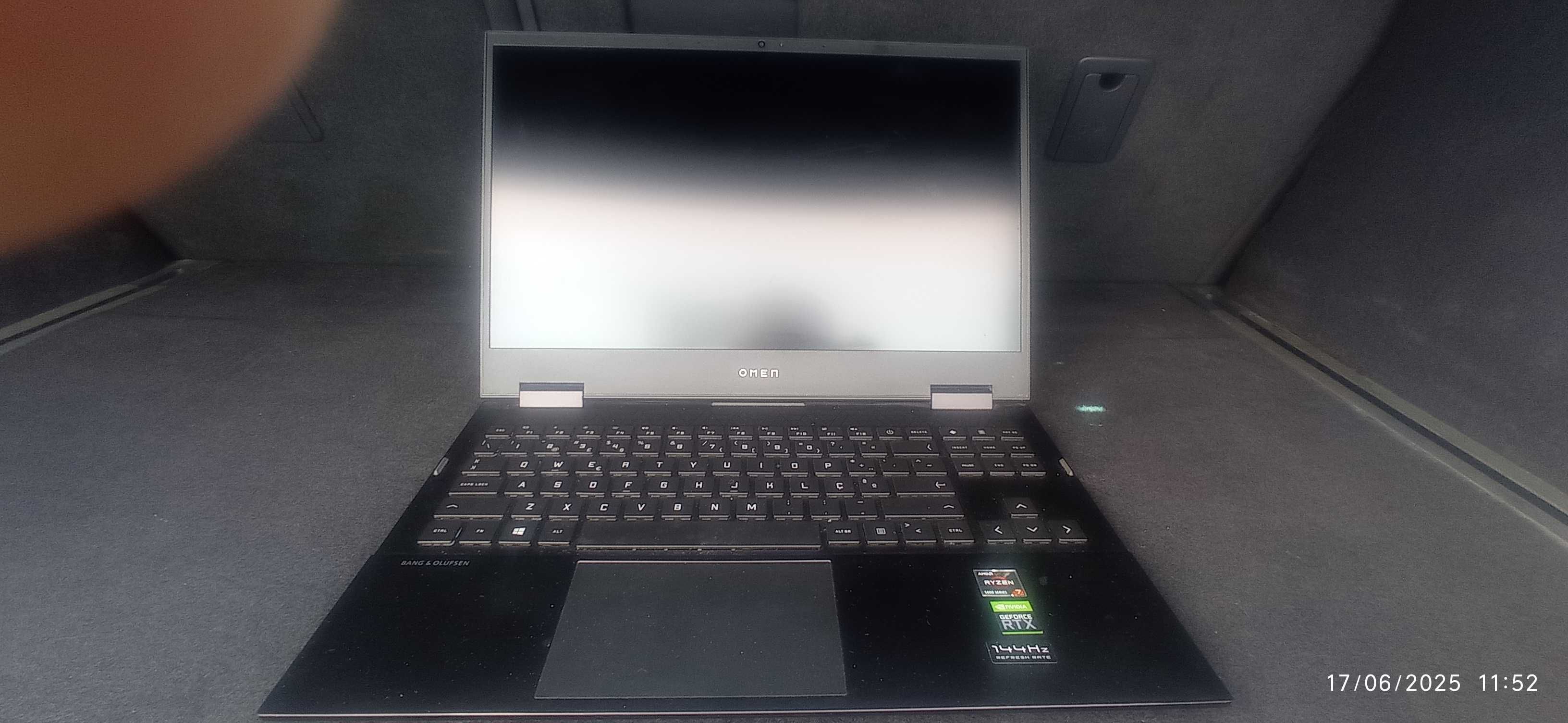 Portátil Gaming HP Omen 15-en1000np (AMD Ryzen 7 5800H ( COM AVARIA)