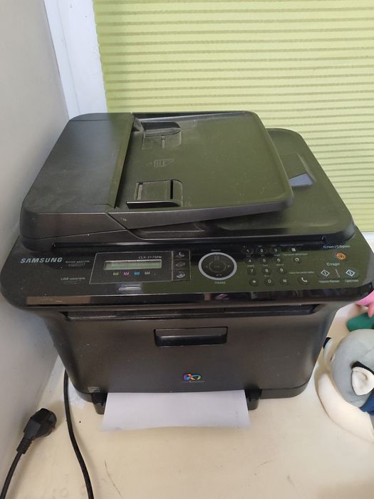 Принтер лазерный цветной Samsung CLX 3175FM б..у  под ремонт