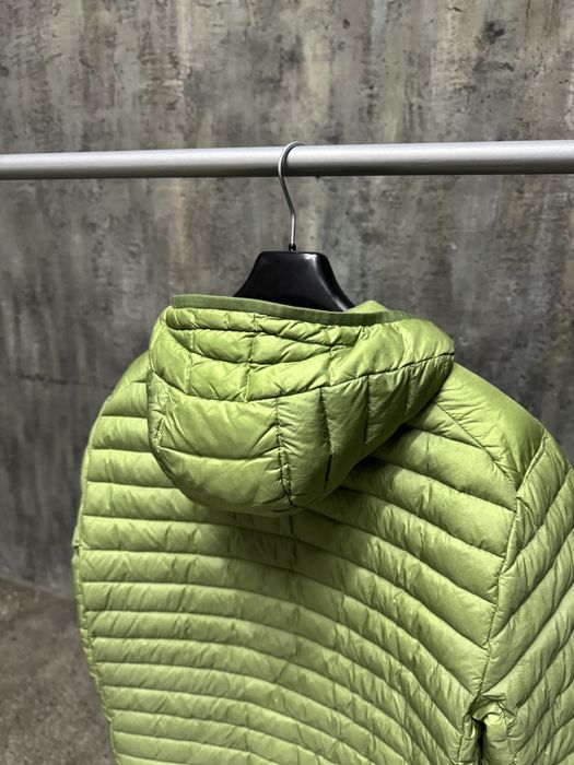Микропуховик Stone Island Loom Woven Chambers R-Nylon Down-TC