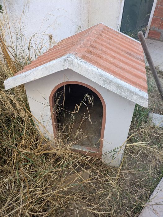 Casota de cão em pedra