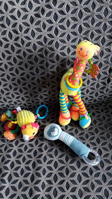 Развивающие игрушки ,подвески для малышей