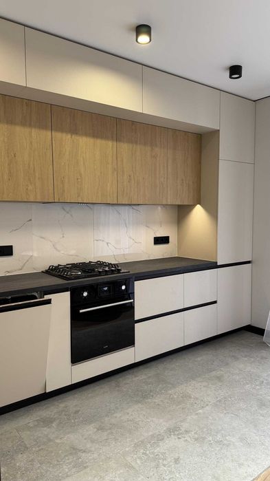 БЕЗ КОМІСІЇ! однокімнатна ВЕЛИКА квартира біля НАБЕРЕЖНОЇ