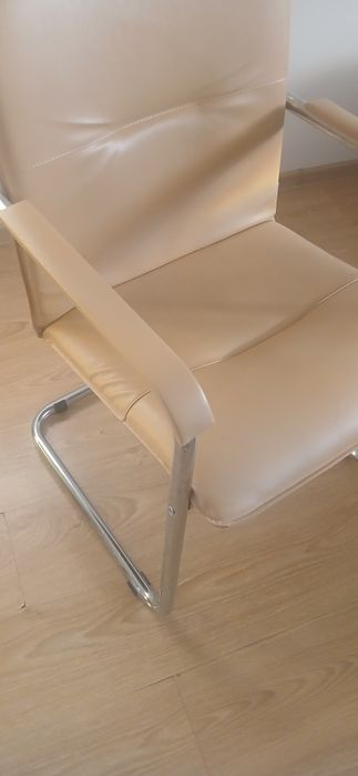 Krzesło z eko skóry