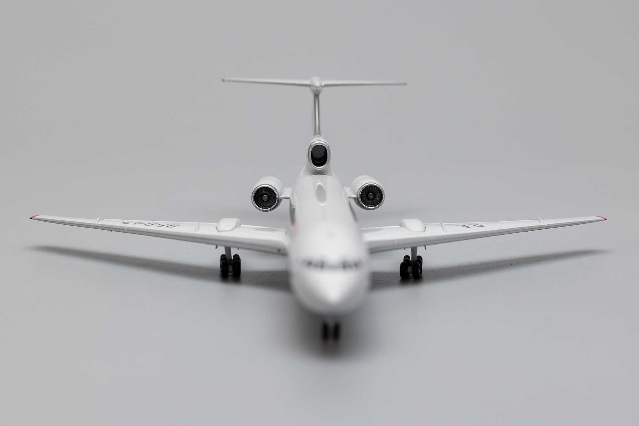 NOWY Samolot Tupolev Tu-154M 1/200 metalowy Phoenix - ruchome klapy