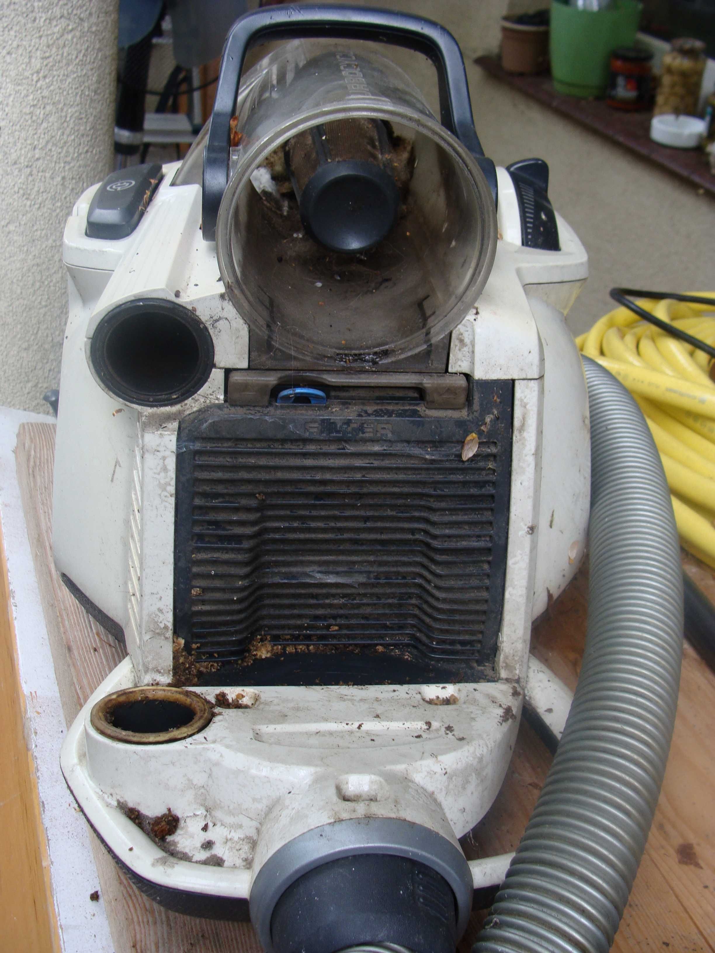 Odkurzacz bez workowy Electrolux uszkodzony (M)