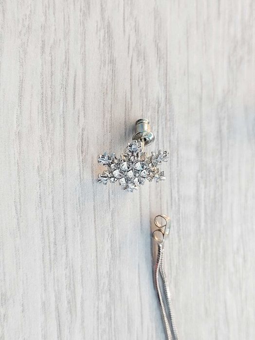 Kolczyki długie wiszące wkręty żmijka podwójne gwiazdki śnieżynki