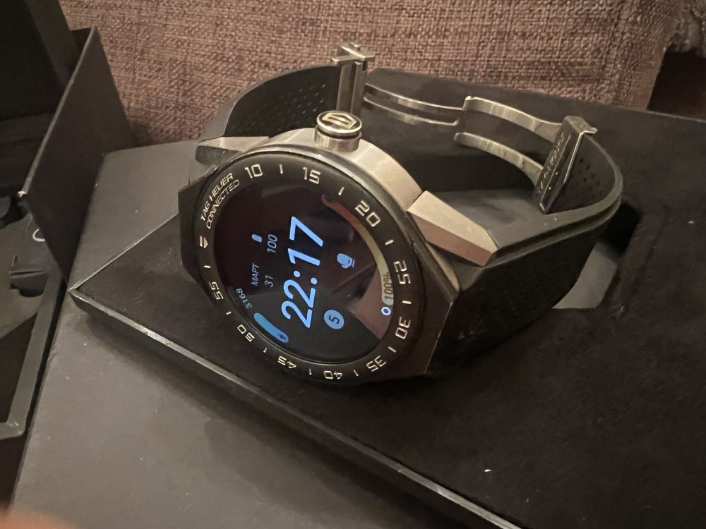 Продам TAG Heuer Connected Modular 45