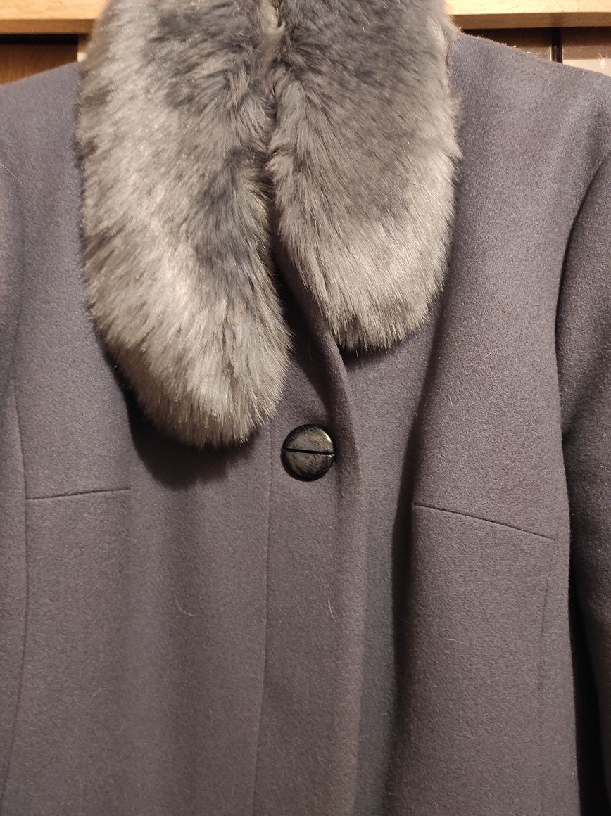 Płaszcz jesienno zimowy szary r.50 może być na wiosnę nawet.