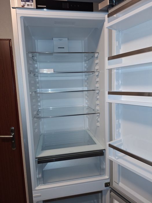 Lodówka Liebherr Pure KGNsdc 57Z03 Zamrażarka No Frost 201,5 cm