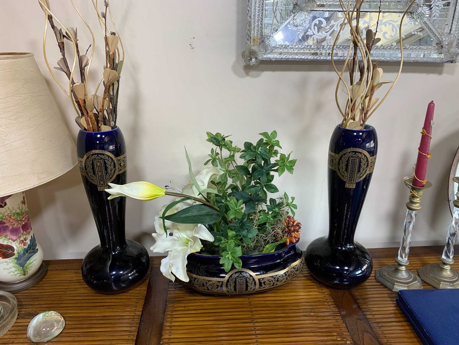 CONJUNTO DE 2 JARRAS E FLOREIRA ART DECO SARREGUEMINES