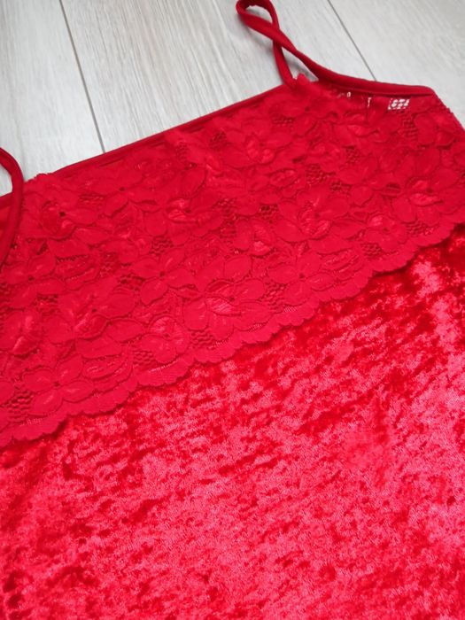 Czerwony top koronka welur S XS