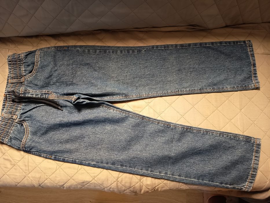 Vendo calças de ganga criança 10 anos novas