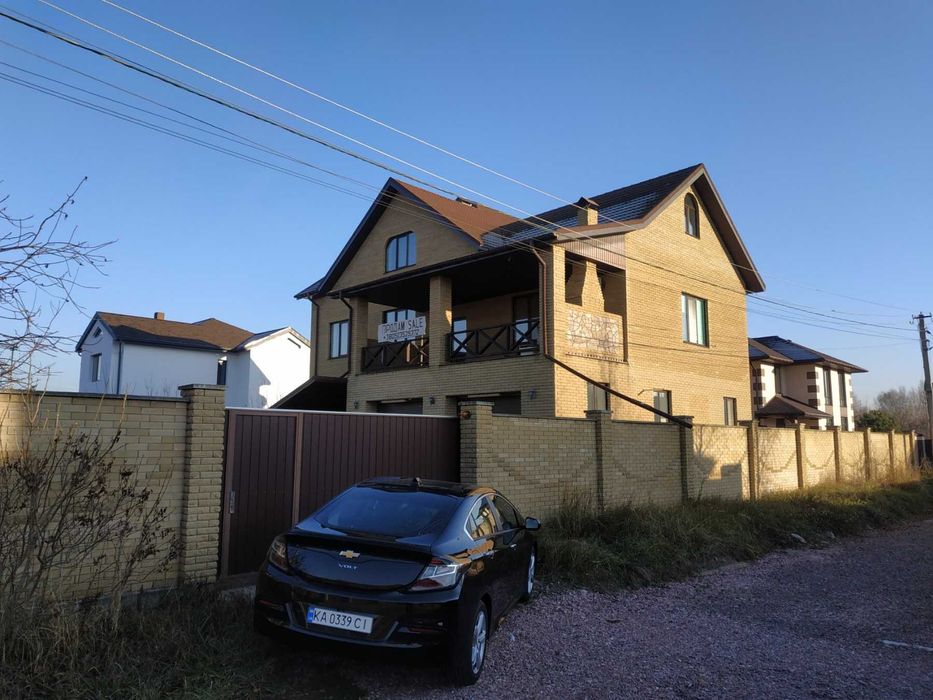 Дом в селе Осещина , Троянда-2