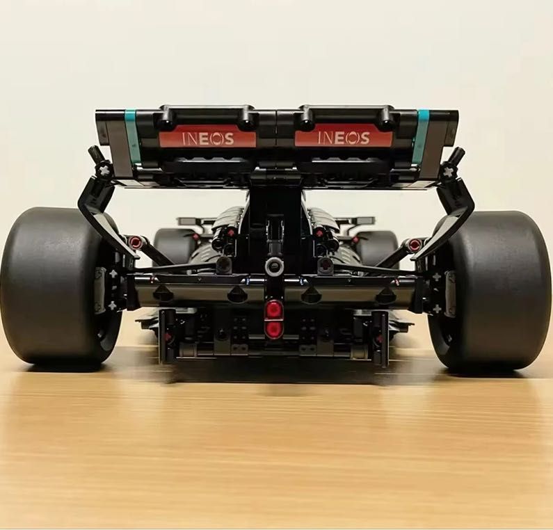 [NOVO] Brinquedo tipo LEGO Formula 1 W14 Petronas