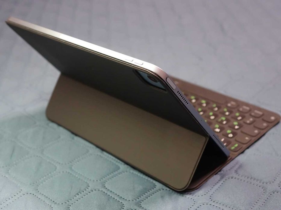 чехол-клавиатура Apple A2038 iPad Pro 11 1,2,3,4 GEN  iPad Air 4,5 GEN