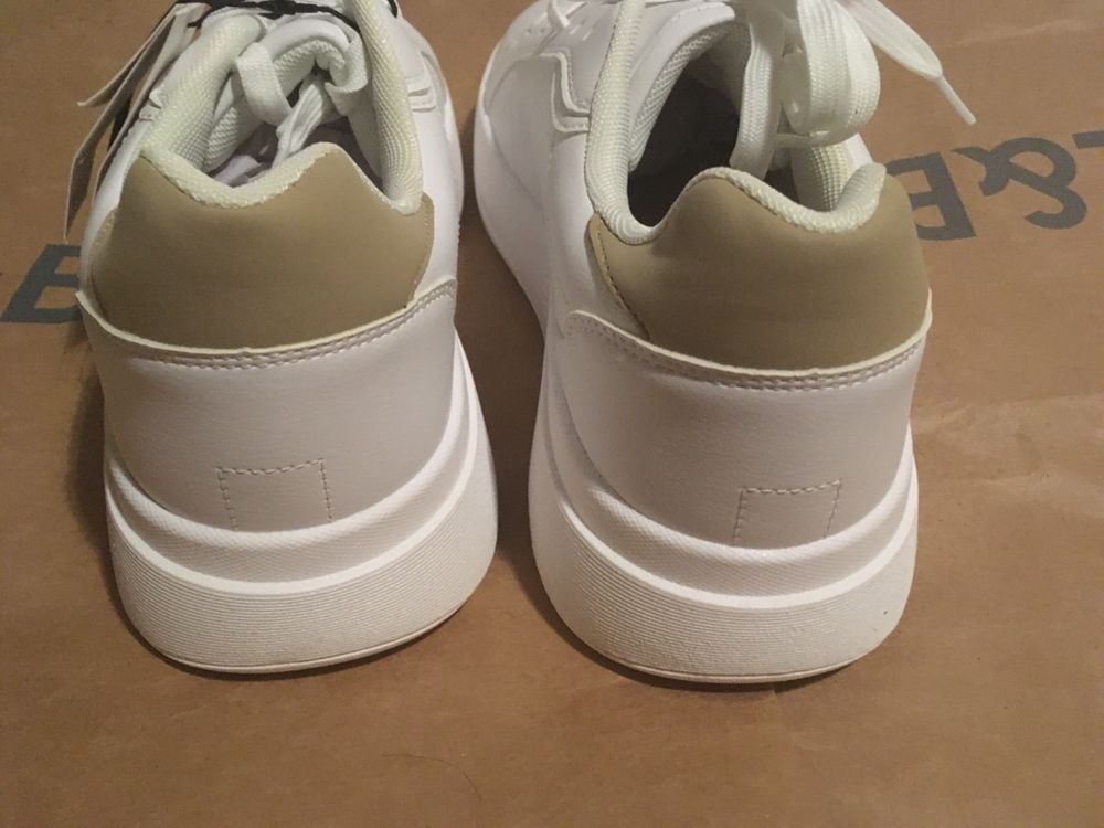 Nowe buty Bershka, rozmiar 43, białe