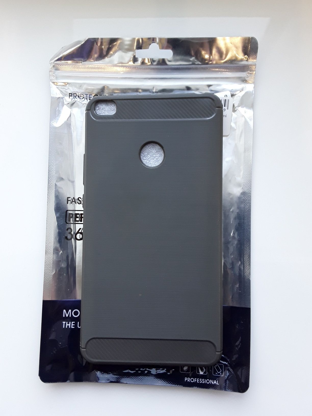 Чехол карбоновый на Xiaomi mi max 2 новый
