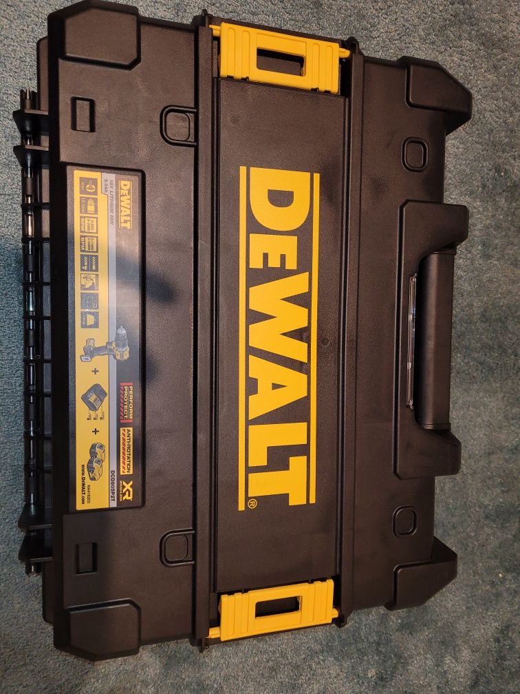 Wiertarko wkretarka dewalt.