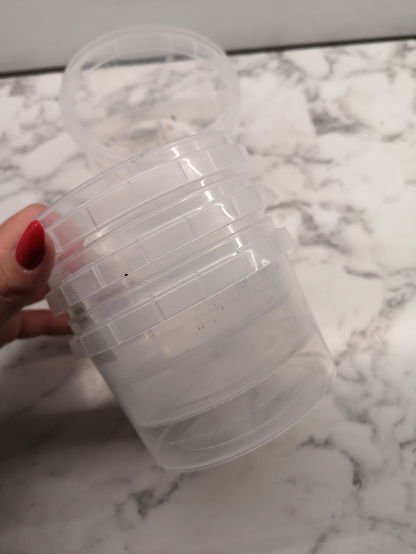 Pojemniczki plastikowe na owoce