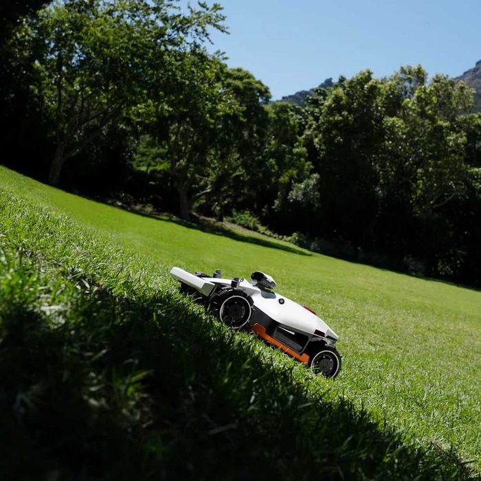 Robot koszący LUBA 2 AWD 5000X
