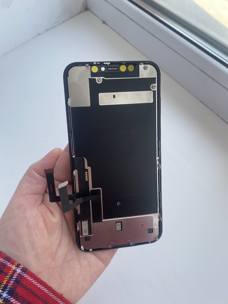 Екран дисплей на iPhone 11