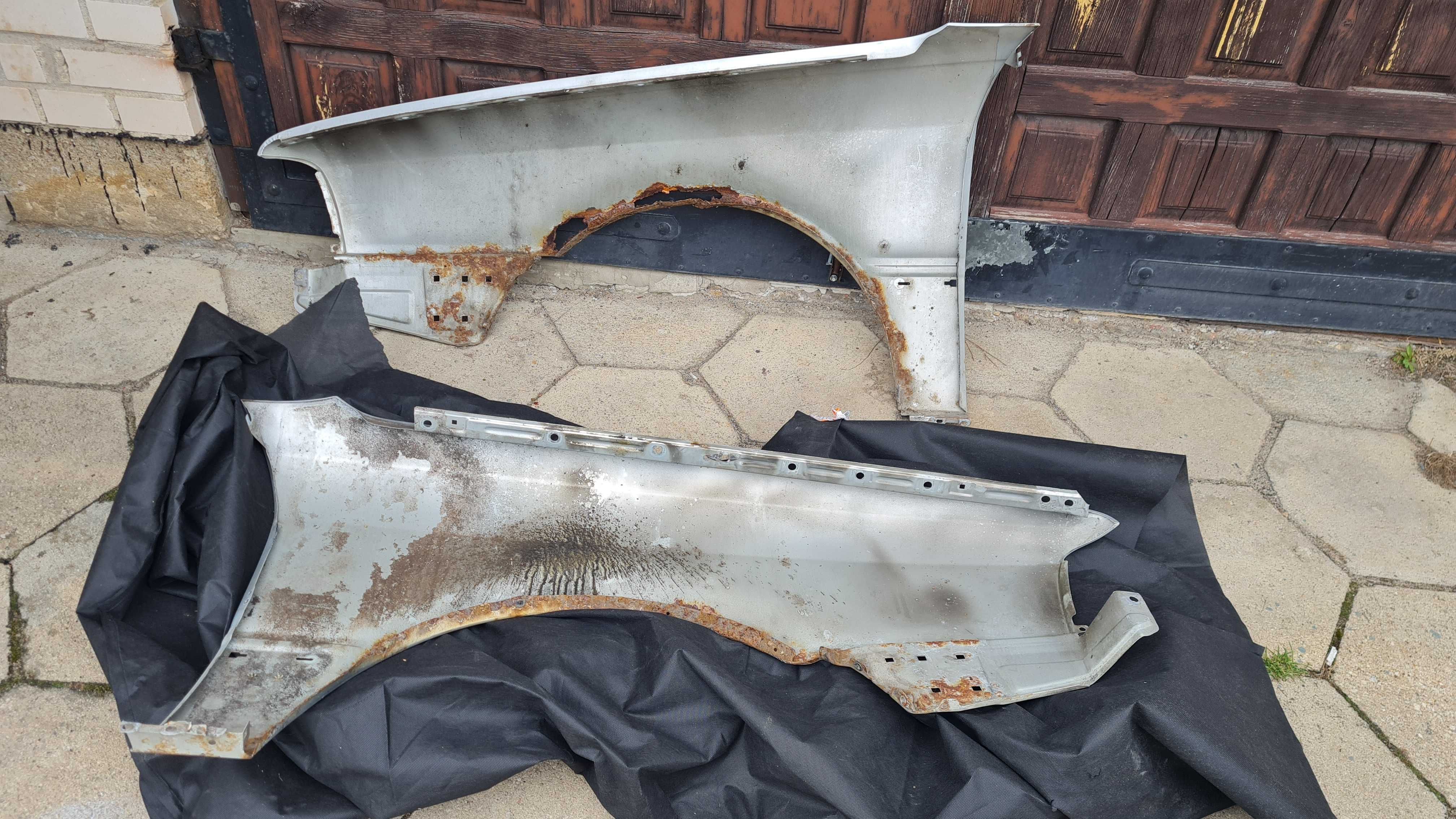 Błotniki, nadkola audi 80 b4 sedan, prawy, lewy. Komplet LY7T Oryginał
