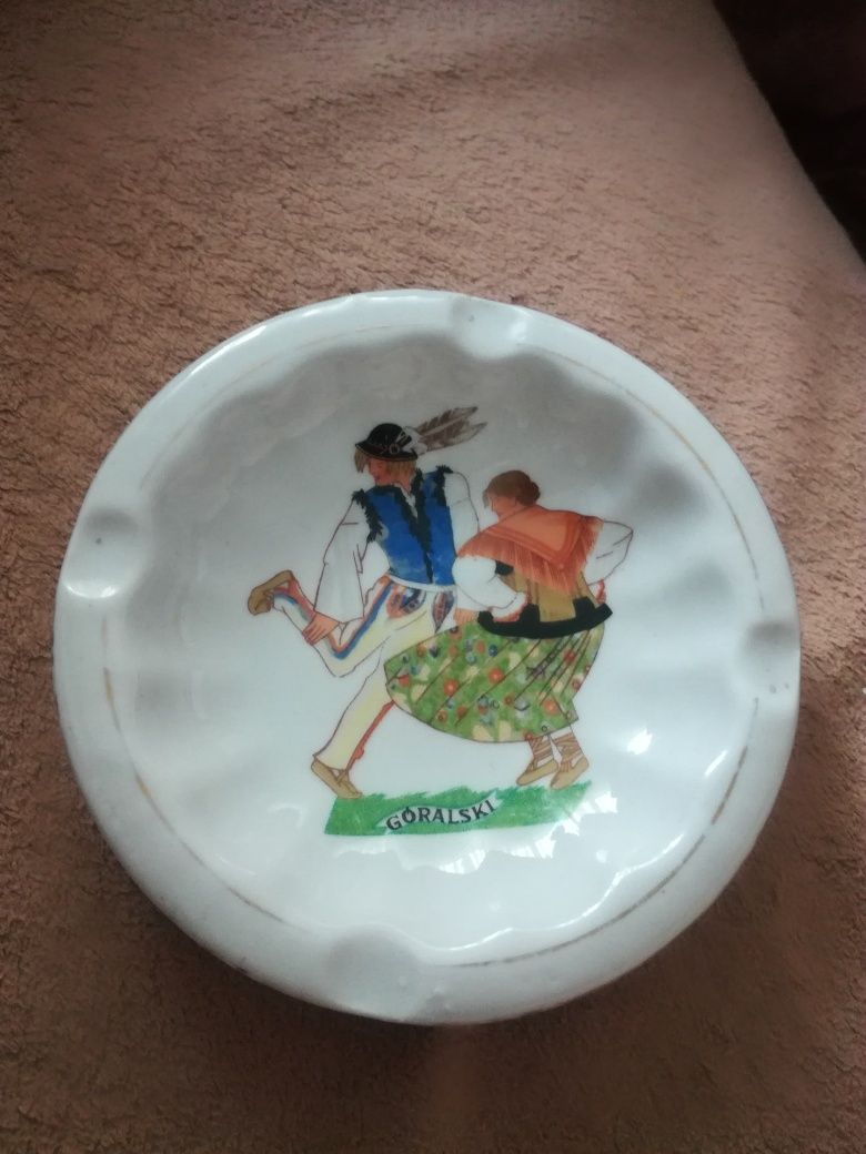 Popielniczka taniec góralski strój porcelana