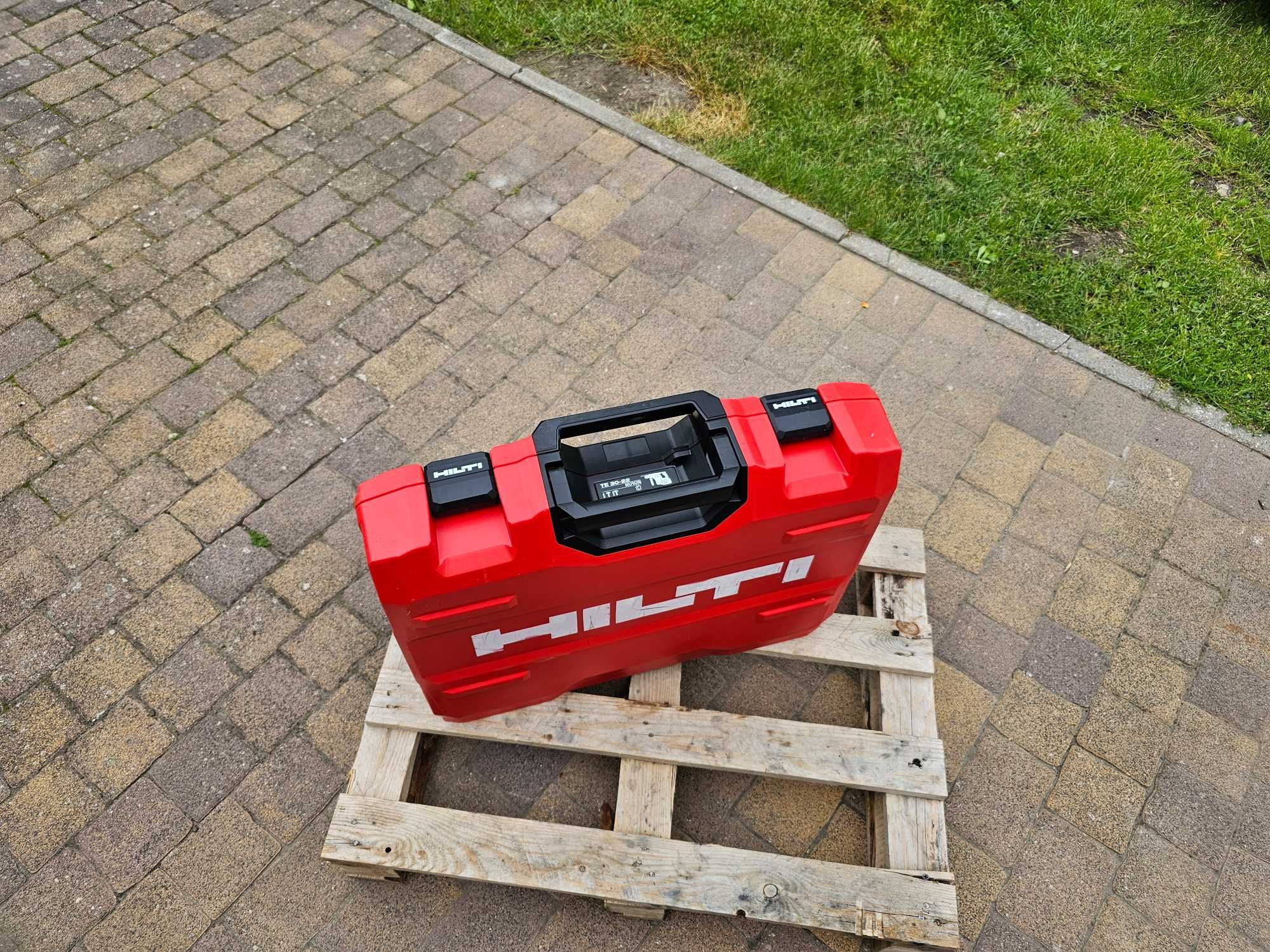 HILTI TE 30-22 młotowiertarka nuron 2x12Ah FAKTURA zestaw