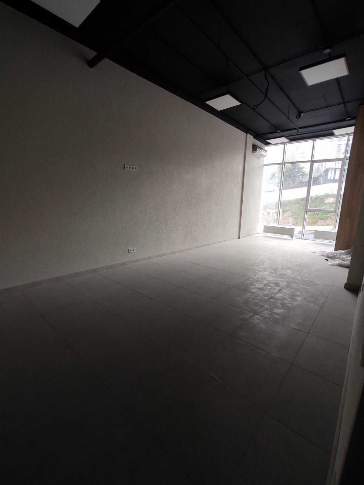Універсальне комерційне приміщення в БЦ ITOWN — 900 м² в центрі міста!