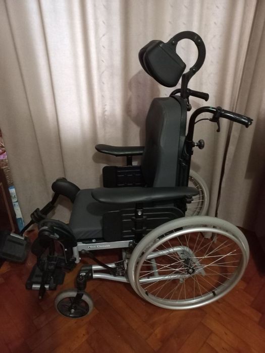 Багатофункціональний крісло колесне Invacare Rea Clematis (Франція)