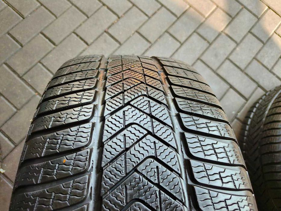 275/40 103V R18 PIRELLI Sottozero 3 MO 5.5mm 2023r Zimowe Opony 2szt