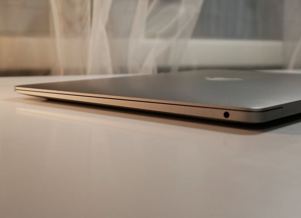 MacBook Air 13 2018 i5 1.6-3.4Ghz / 8GB / 128gb 92% АКБ