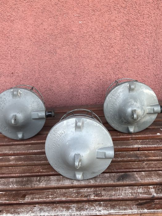 Sprzedam lampy przemysłowe vintage/PRL.