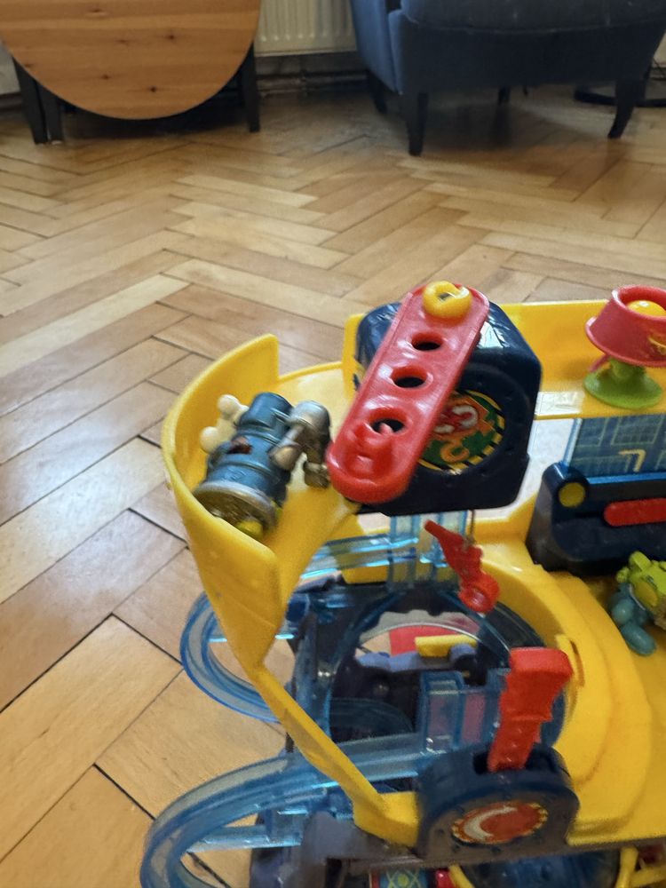 Baza super things plus robot super things