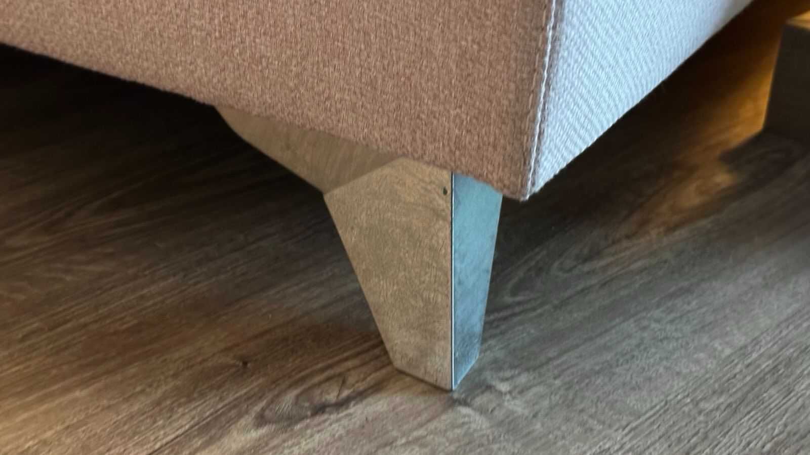 Sofá chaislongue de 302cm, a chaislongue tem 160cm de comprimento