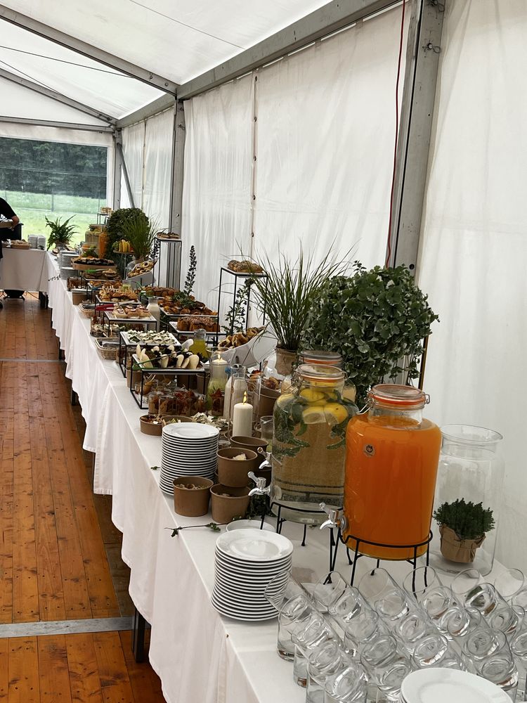 Catering, przyjecia okolicznoścwioe, boxy imprezowe