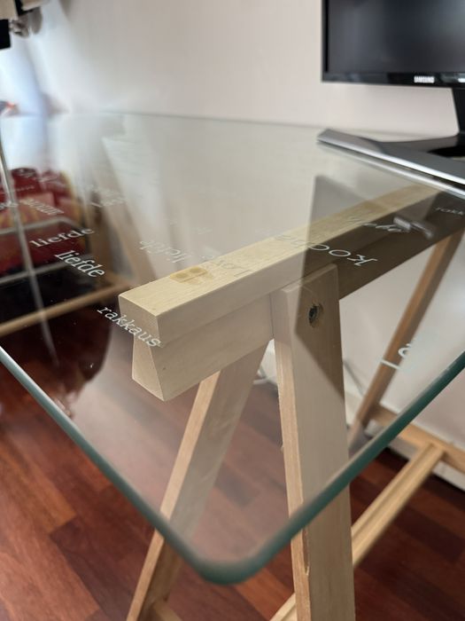 Secretaria tampo vidro (IKEA)