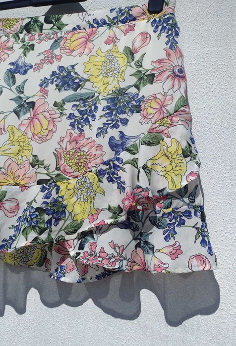 Летняя яркая цветочная юбка с рюшами Primark L