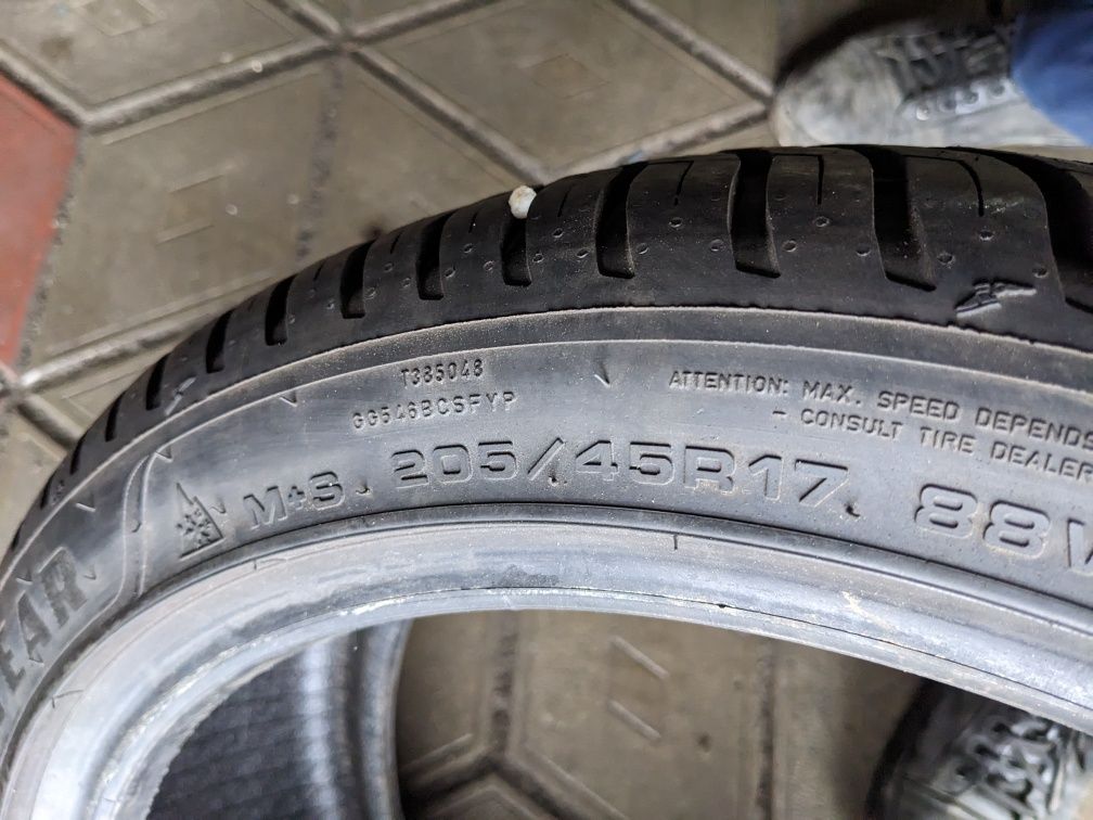 205/45R17 Goodyear 2021 рік 7 мм